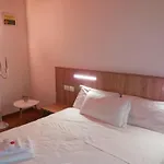 卡瓦利尔旅馆 * 波代诺内