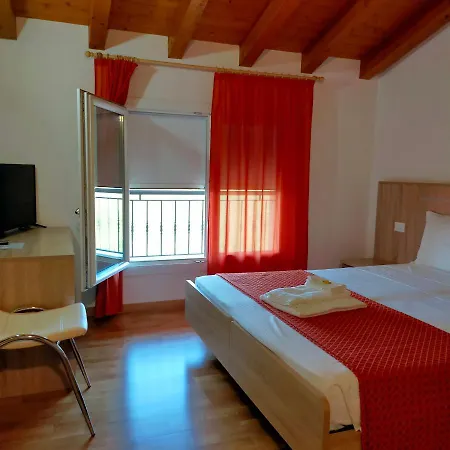 Al Cavaliere Farm stay *